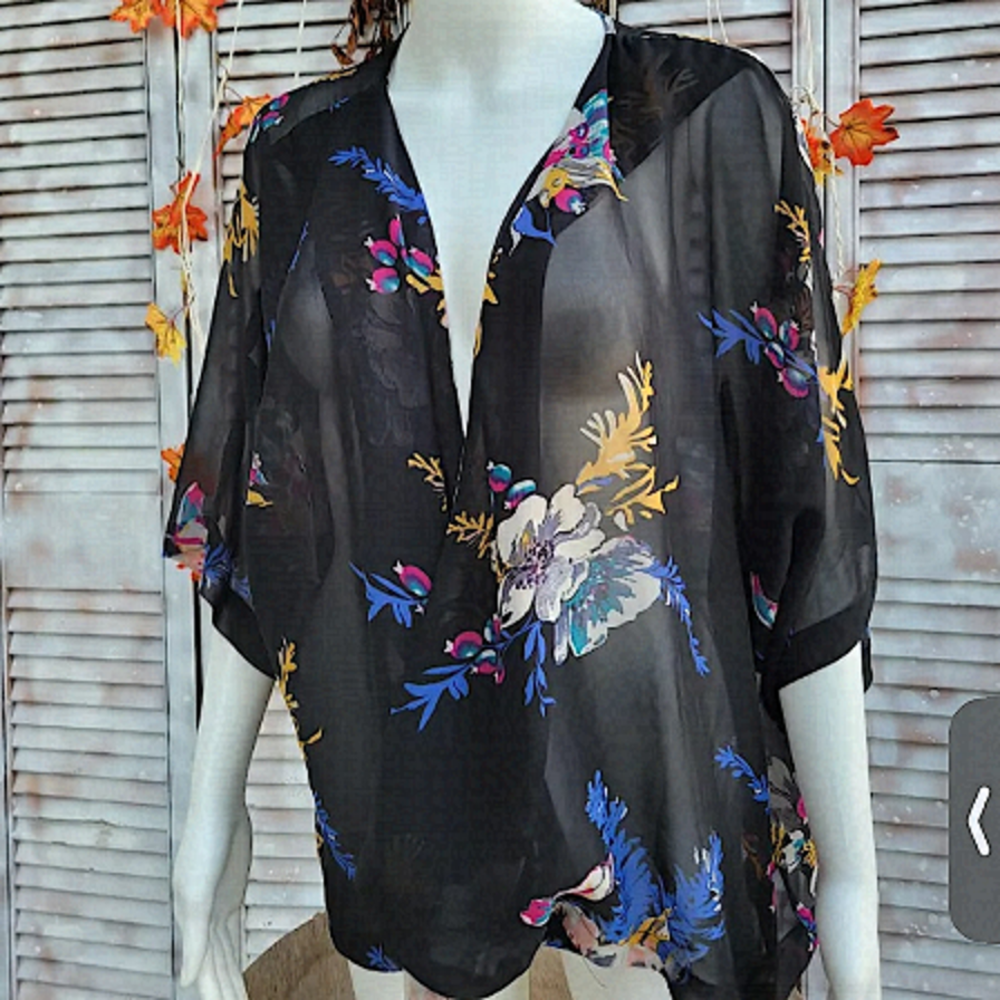 XXI black floral Kimono